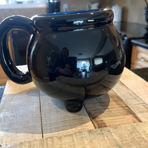 Harry Potter House Ravenclaw Crest Cauldron Ceramic 3D Sculpted Mug, 20 oz. - Picture 4 of 6